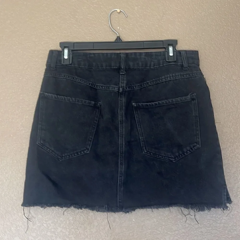 Forever 21 black denim skirt size 29